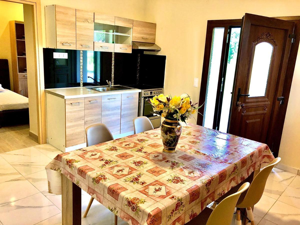 Armonia Corfu Luxury Apartment Liapades Eksteriør billede